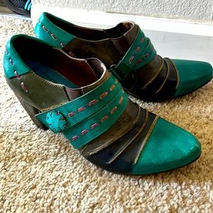 Leather heeled booties